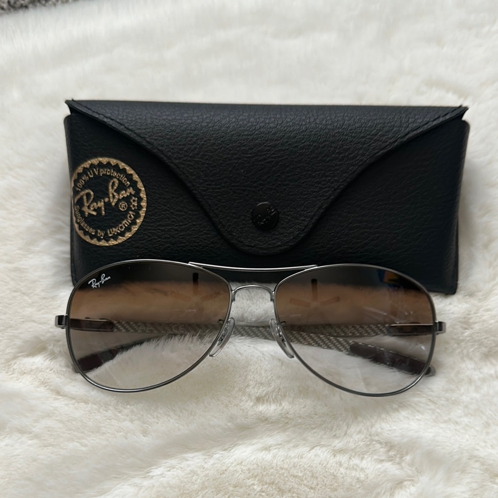 Ray-Ban Silver Aviator Sunglasses Iconic Style